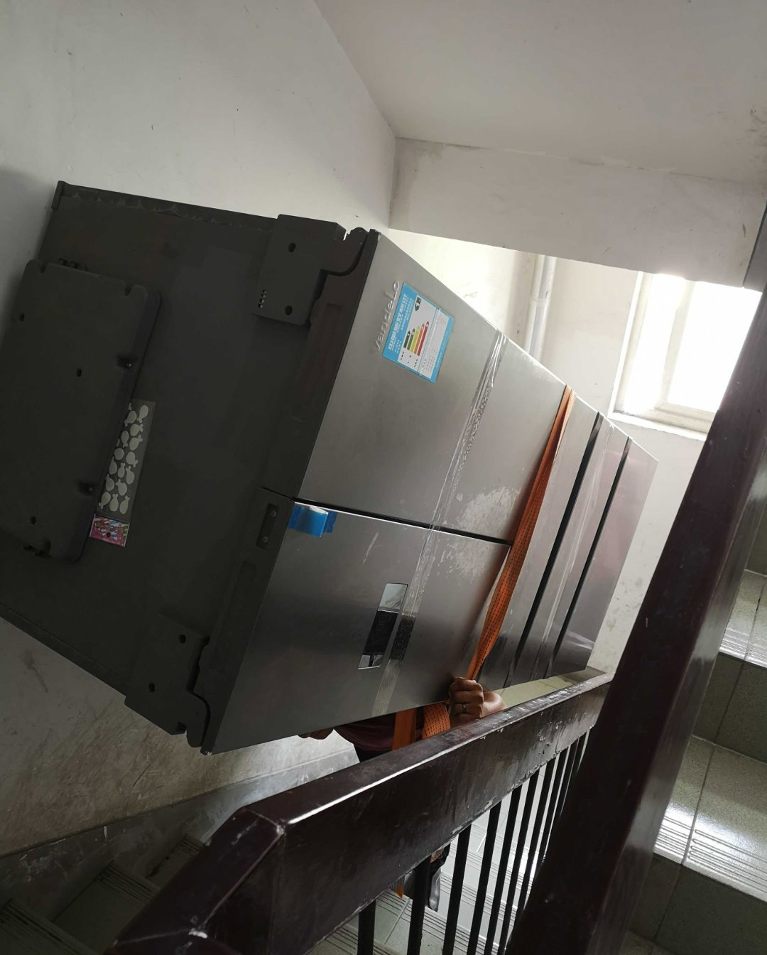 �������